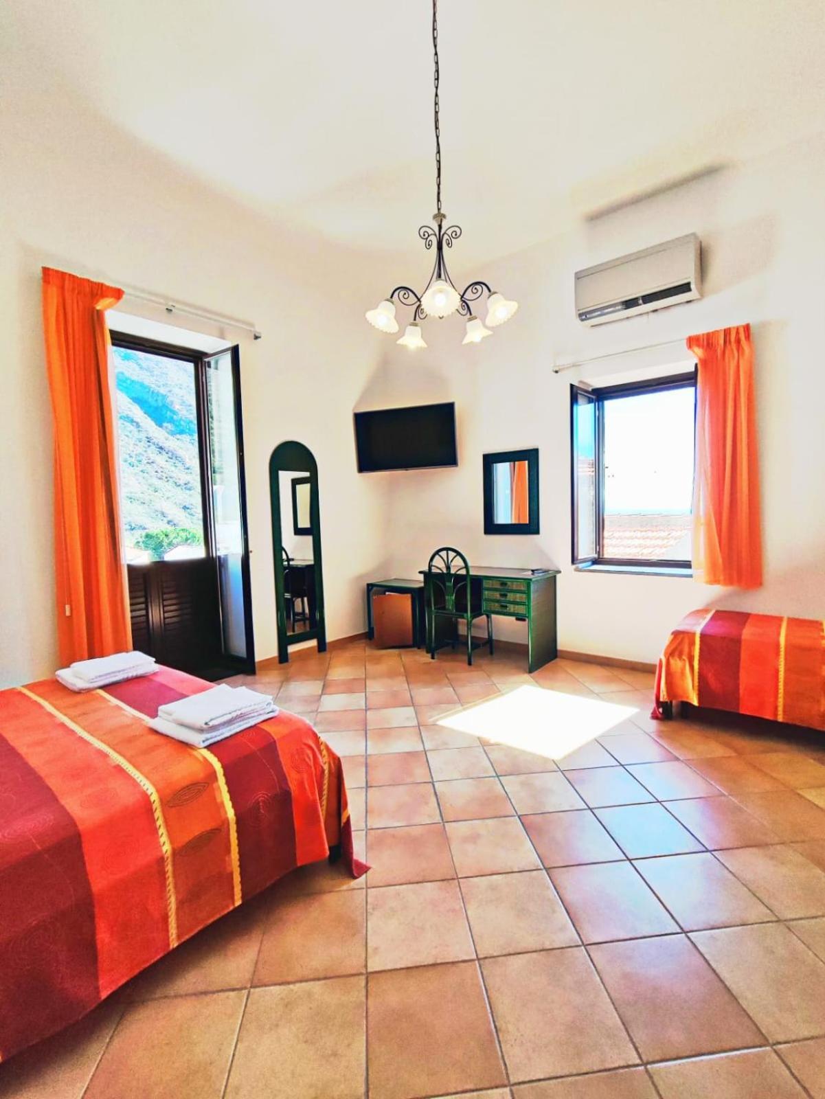 Hotel Principe Di Rinella 雷妮 外观 照片